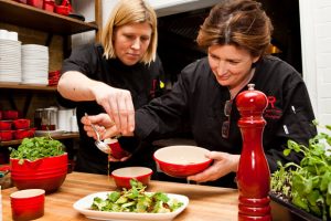 Lynn Crawford the top 10 chefs in Canada