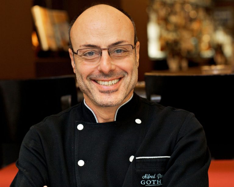 At this Moment these are Top 10 Chefs in America Best and Famous